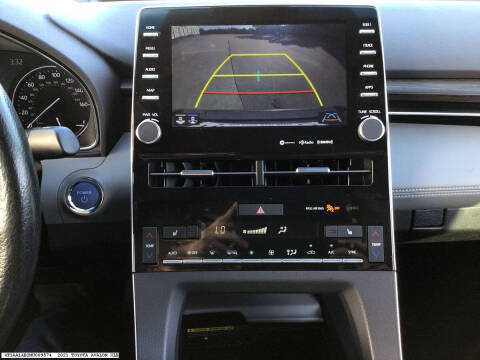 2021 Toyota Avalon Hybrid XLE