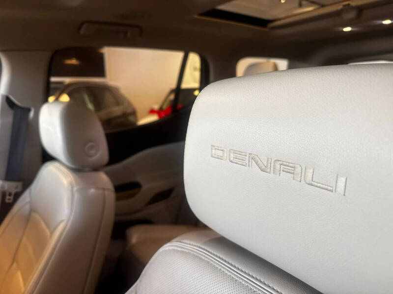 2017 GMC Acadia Denali