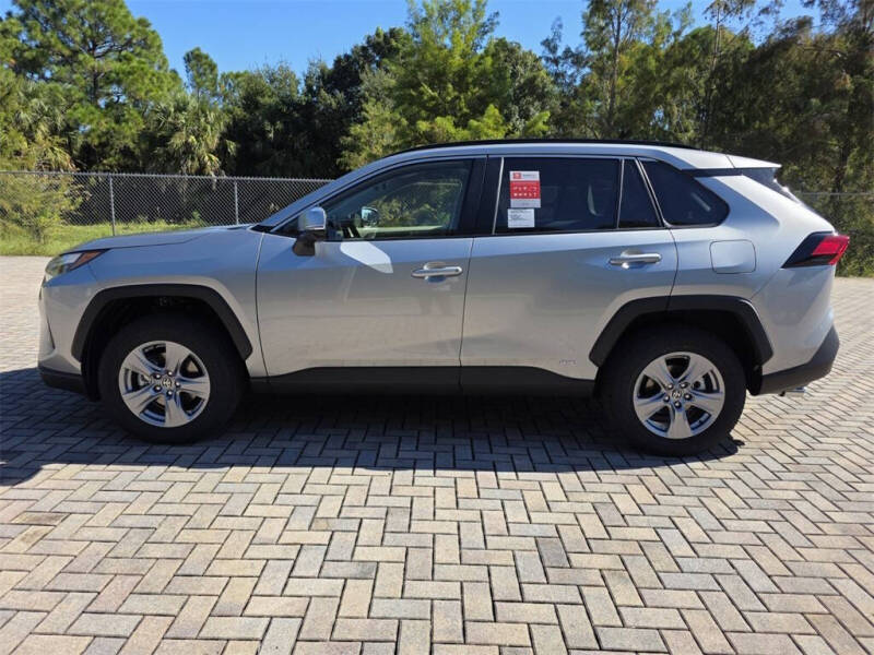 2025 Toyota RAV4 Hybrid XLE