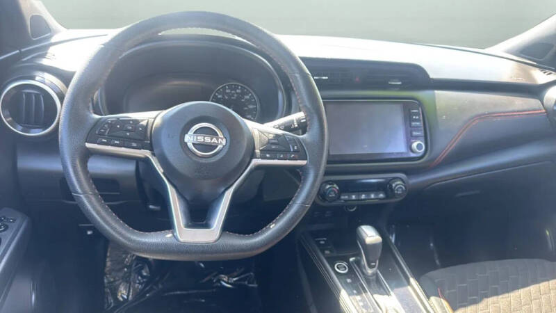 2024 Nissan Kicks SR