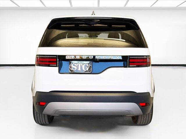 2024 Land Rover Discovery P300 S