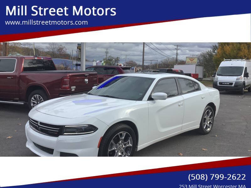 2015 Dodge Charger SE's photo