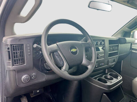 2025 Chevrolet Express 2500