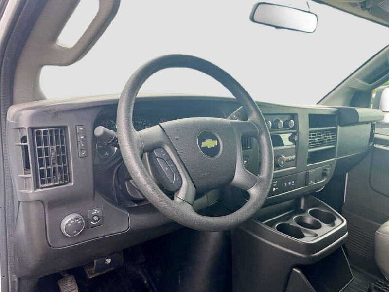 2025 Chevrolet Express 2500