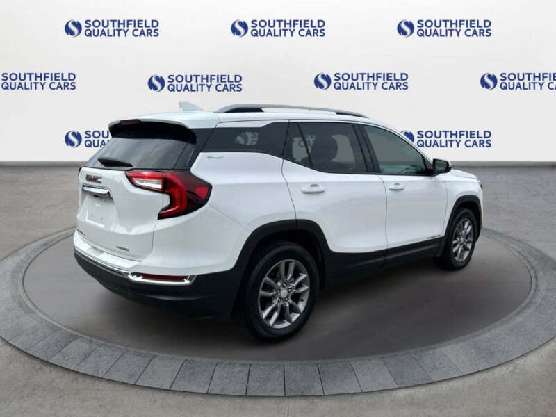 2023 GMC Terrain SLT