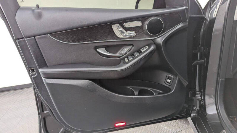 2021 Mercedes-Benz GLC GLC 300