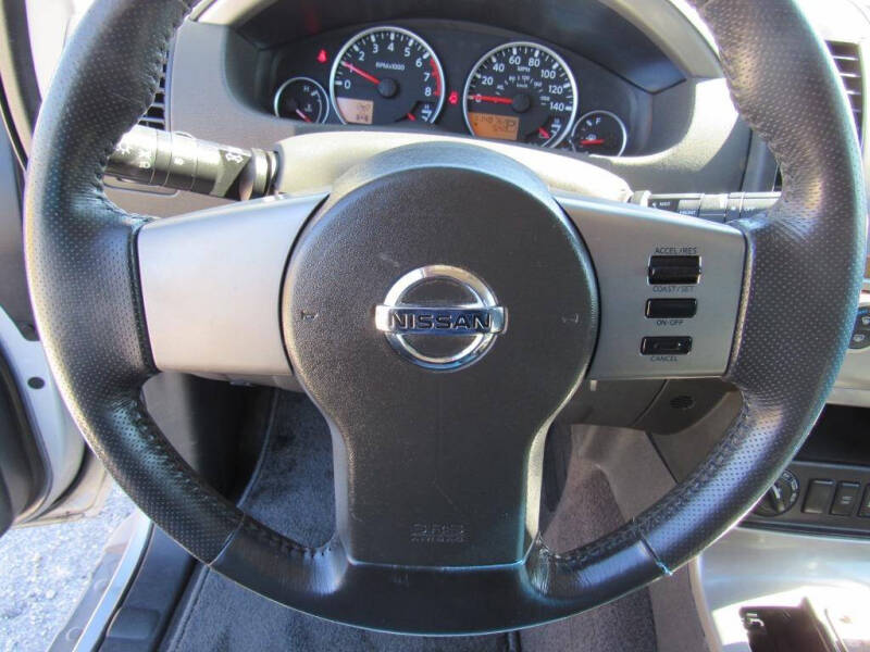 2005 Nissan Pathfinder SE