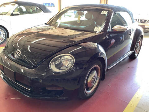 2013 Volkswagen Beetle Convertible for sale at Valpo Motors in Valparaiso IN