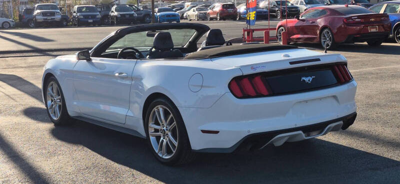 2017 Ford Mustang EcoBoost Premium
