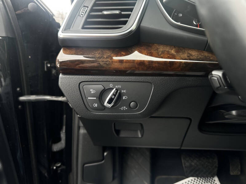 2018 Audi Q5 2.0T quattro Premium Plus