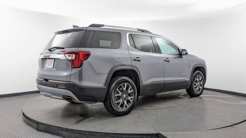 2022 GMC Acadia SLE