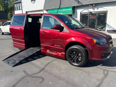 2019 Dodge Grand Caravan Wheelchair Van for sale at Auto Sales Center Inc in Holyoke MA