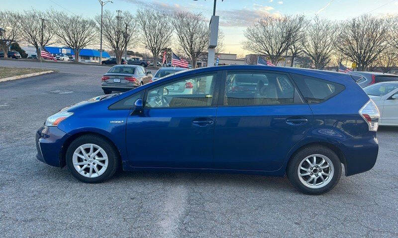 2012 Toyota Prius v Two