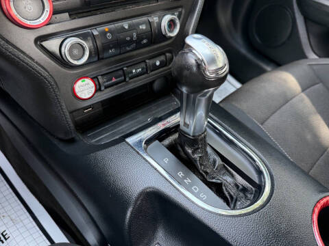 2016 Ford Mustang V6