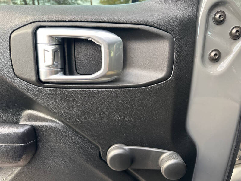 2021 Jeep Gladiator Willys Sport