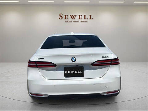 2025 BMW 5 Series 530i xDrive