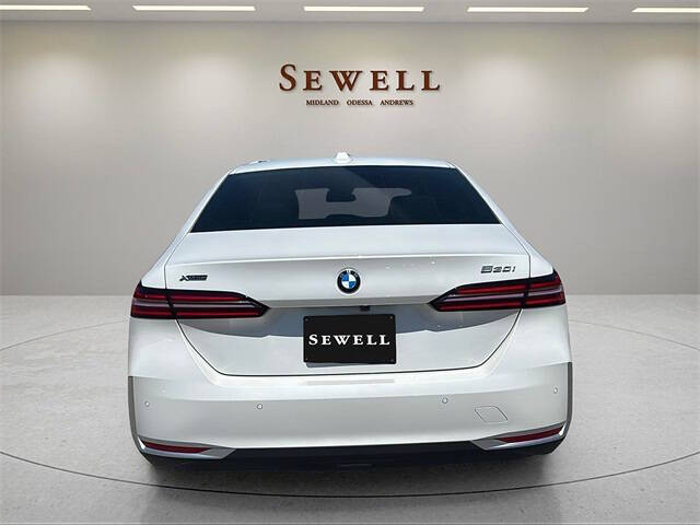 2025 BMW 5 Series 530i xDrive