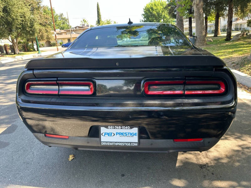 2017 Dodge Challenger 392 HEMI Scat Pack Shaker