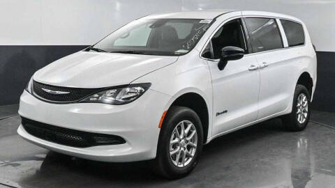 2025 Chrysler Voyager LX