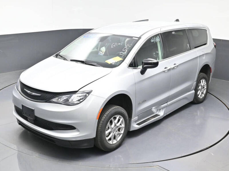 2024 Chrysler Voyager LX