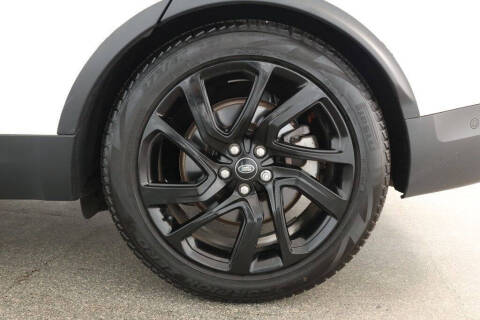 2024 Land Rover Discovery P300 S