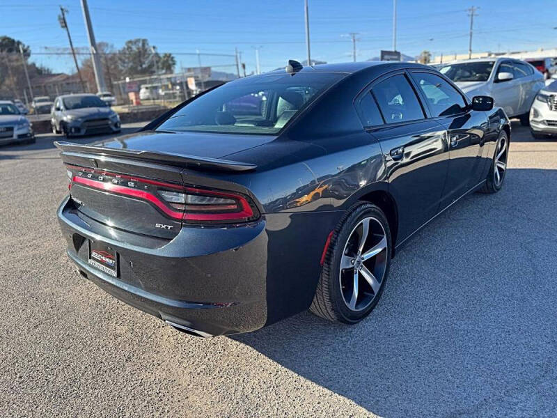 2017 Dodge Charger SXT