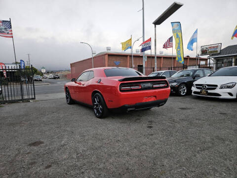 2019 Dodge Challenger SXT