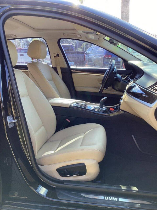 2016 BMW 5 Series 528i