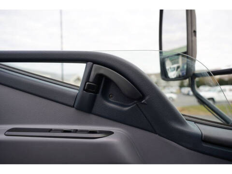 2015 Mitsubishi Fuso FE180