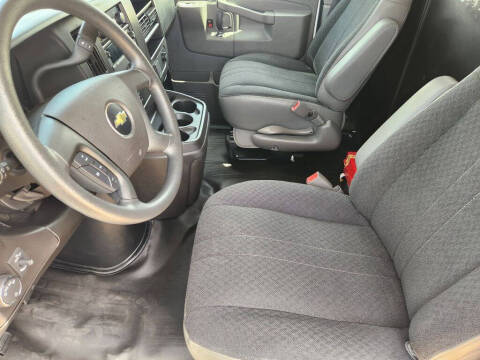 2024 Chevrolet Express 2500
