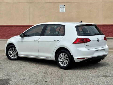 2016 Volkswagen Golf TSI S