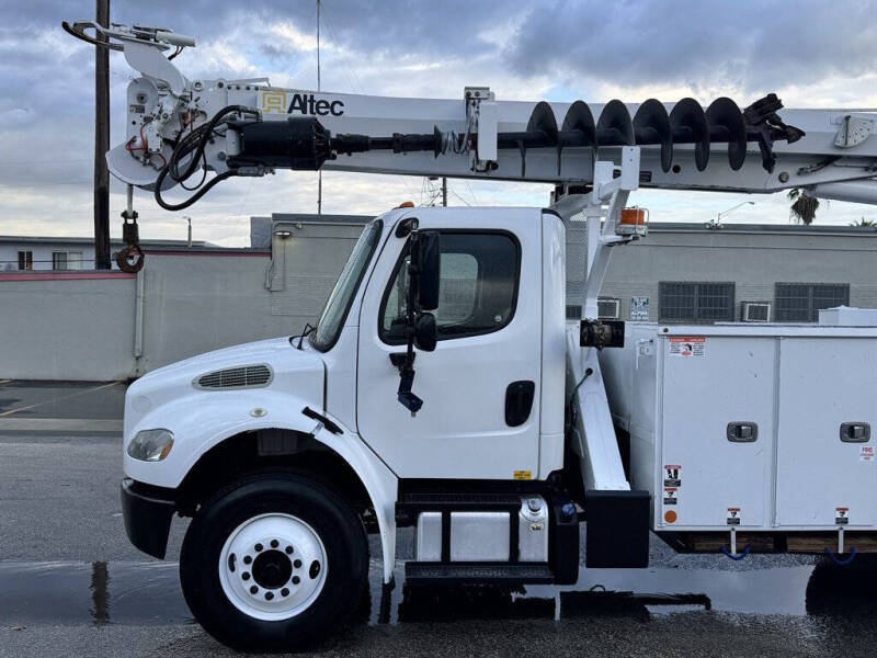 2019 Freightliner M2 106