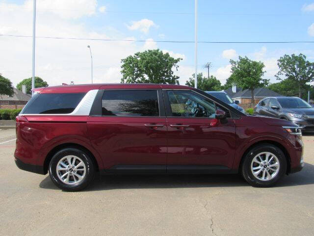 2023 Kia Carnival LX