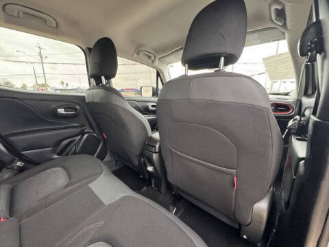 2023 Jeep Renegade Trailhawk