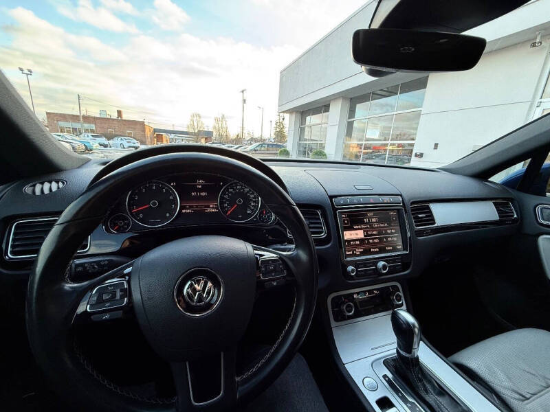 2017 Volkswagen Touareg V6 Wolfsburg