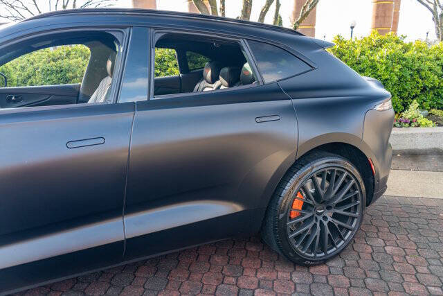 2022 Aston Martin DBX