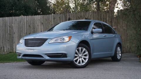 2013 Chrysler 200 for sale at Hidalgo Motors Co in Houston TX
