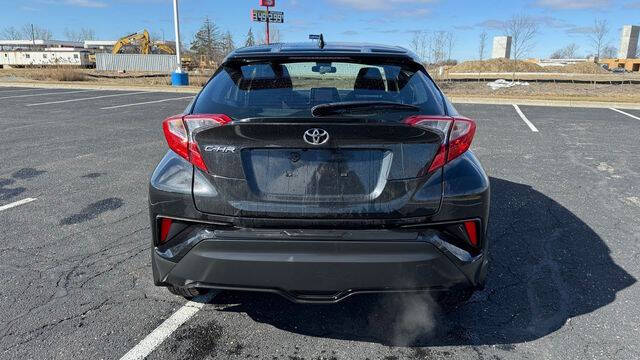 2022 Toyota C-HR XLE