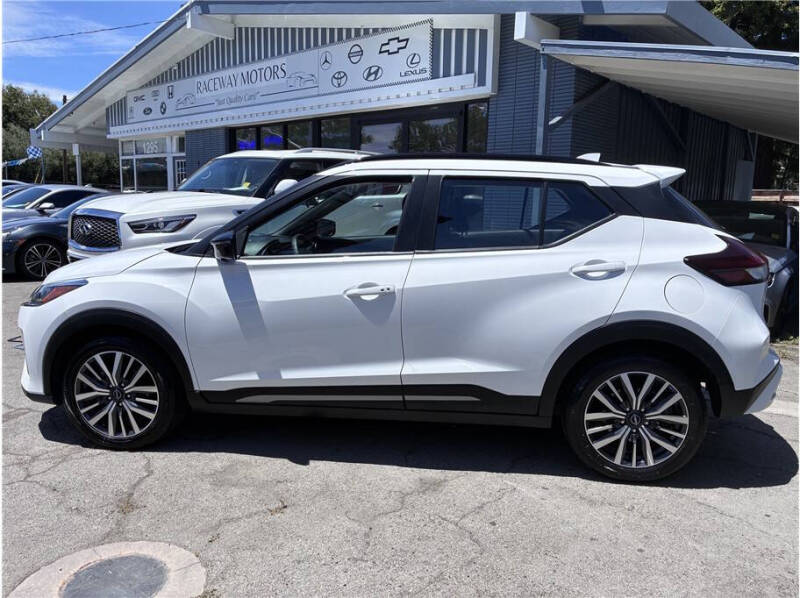 2024 Nissan Kicks SR