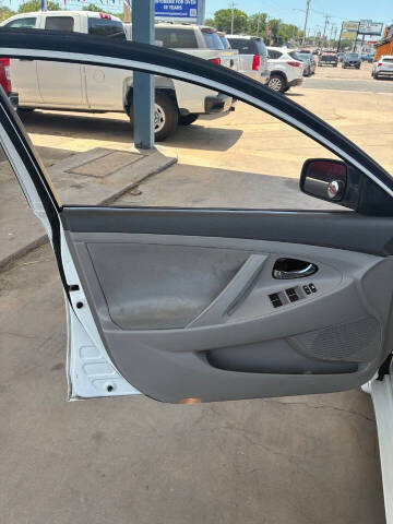 2010 Toyota Camry LE