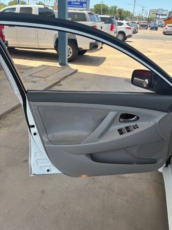 2010 Toyota Camry LE