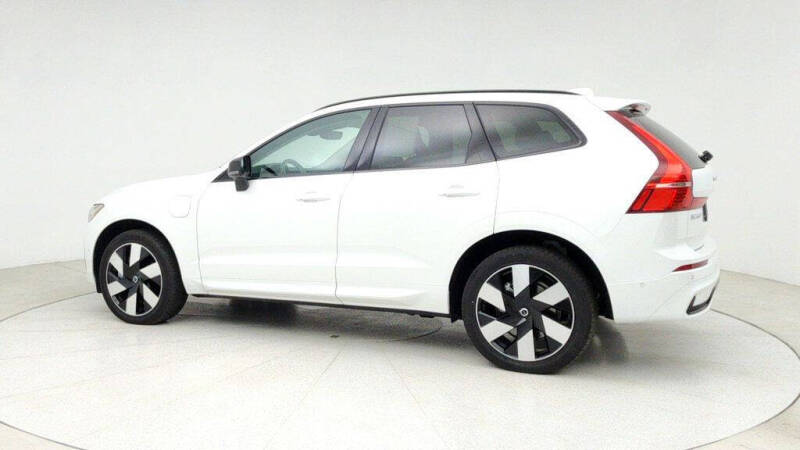 2024 Volvo XC60 Recharge T8 Plus Dark Theme