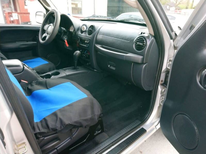 2004 Jeep Liberty Sport