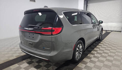2022 Chrysler Pacifica Hybrid Touring L