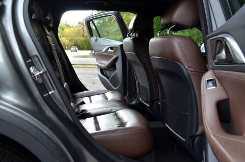 2017 Infiniti QX30 Premium