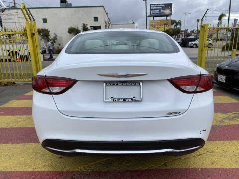 2015 Chrysler 200 Limited