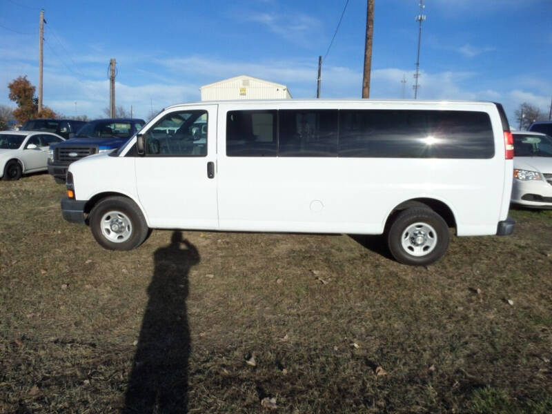 2013 Chevrolet Express Passenger for sale at AUTO FLEET REMARKETING, INC. in Van Alstyne TX