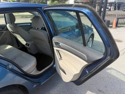 2017 Volkswagen Golf TSI Wolfsburg Edition