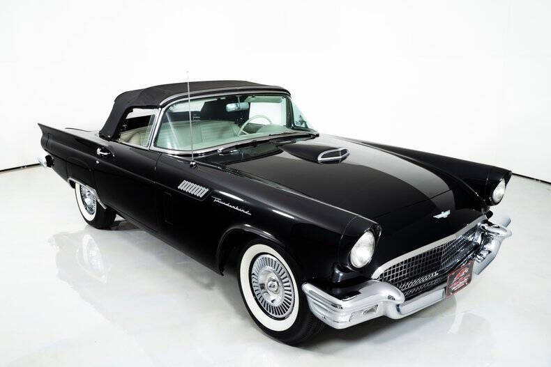 1957 Ford Thunderbird