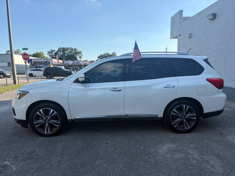 2017 Nissan Pathfinder Platinum